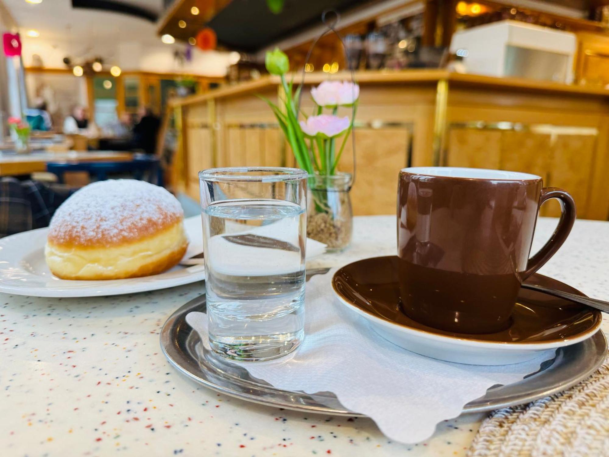 Simon - Hotel & Cafe Tarcsafürdő Kültér fotó