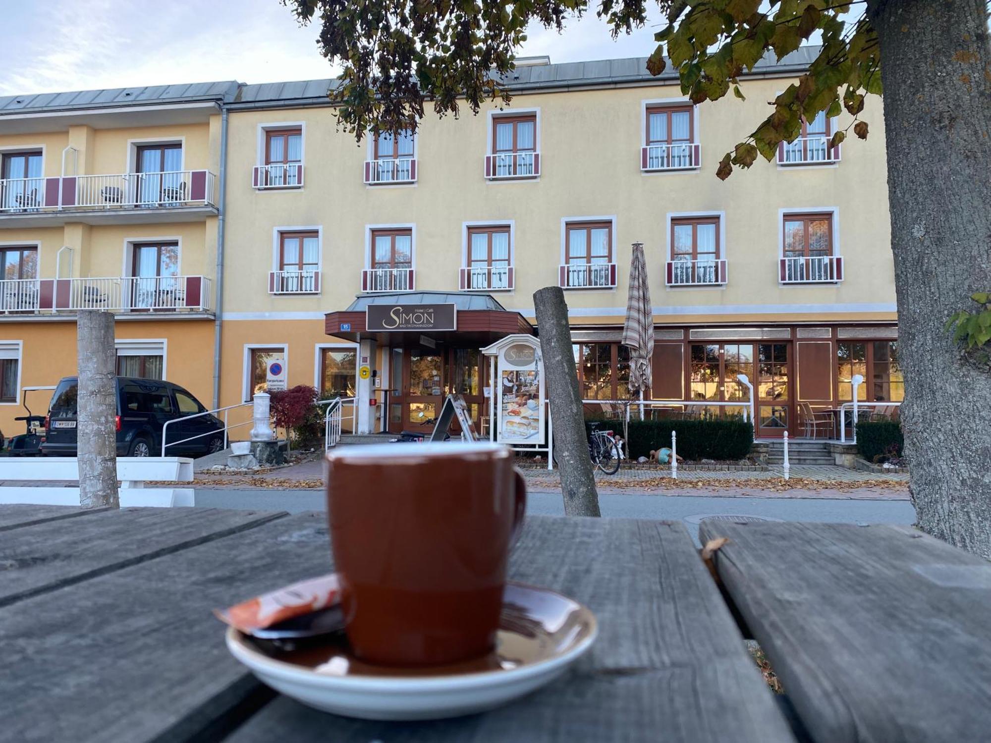 Simon - Hotel & Cafe Tarcsafürdő Kültér fotó